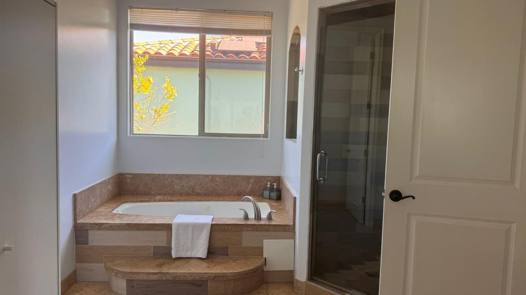 לוס אנג'לס La Dream Gem - Beautiful Home With Spa מראה חיצוני תמונה